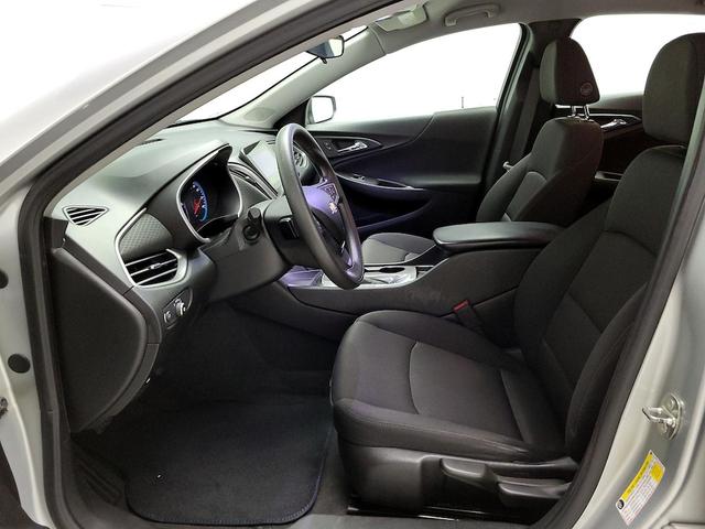 Photo of 2019 Silver Chevrolet Malibu