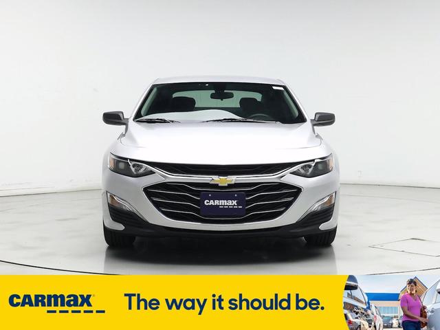 Photo of 2019 Silver Chevrolet Malibu