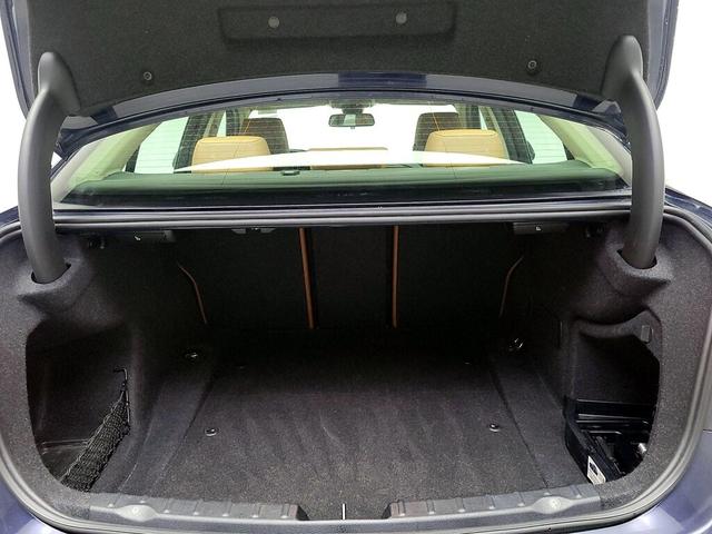Photo of 2015 Blue BMW 328