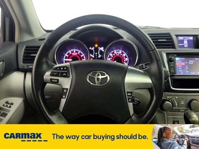Photo of 2013 Black Toyota Highlander
