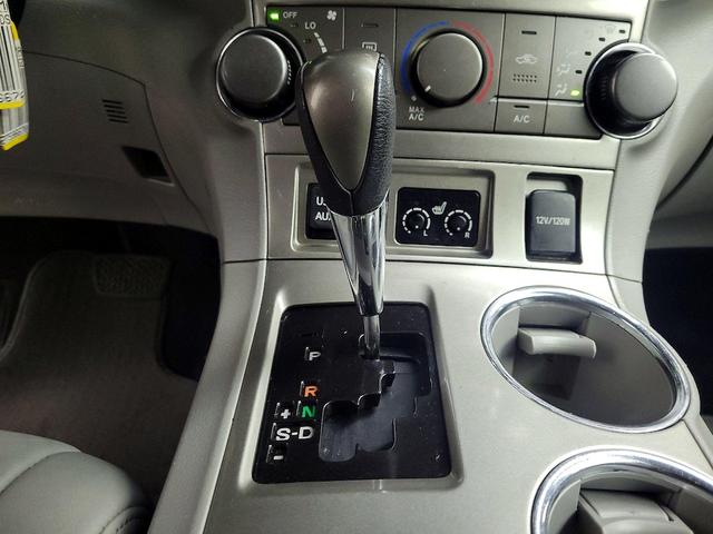 Photo of 2013 Black Toyota Highlander