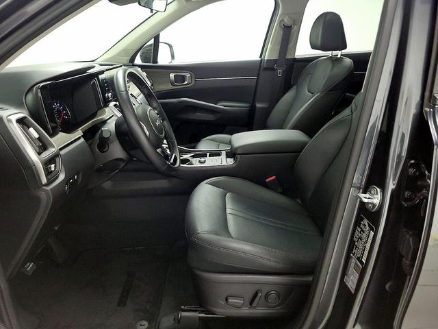 Photo of 2022 Gray Kia Sorento