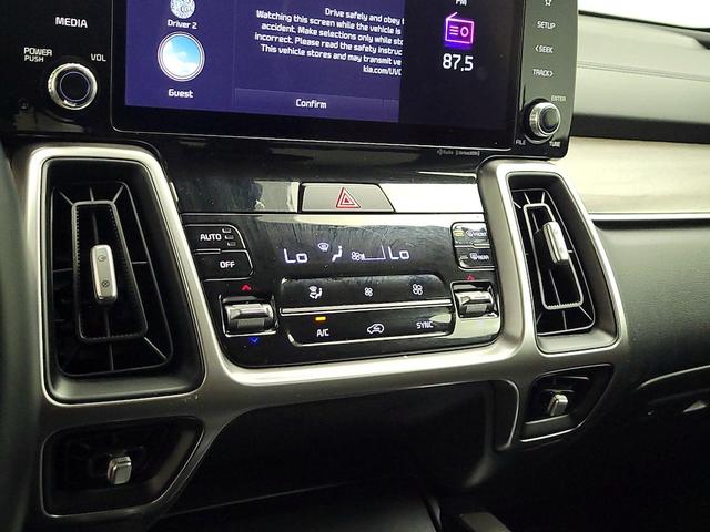 Photo of 2022 Gray Kia Sorento