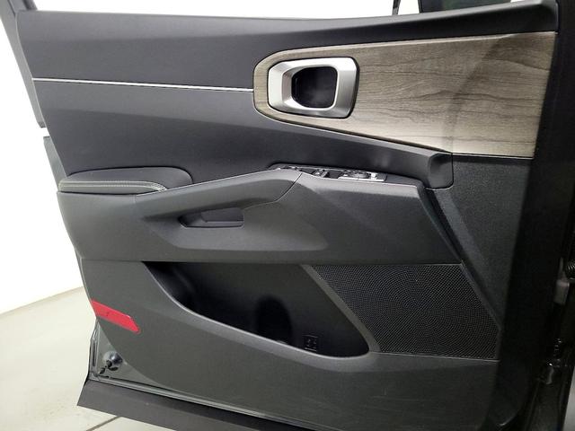 Photo of 2022 Gray Kia Sorento
