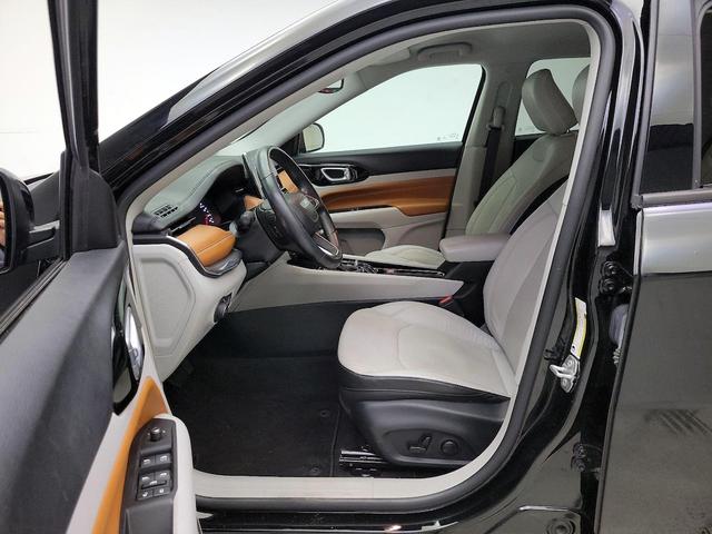 Photo of 2022 Black Jeep Compass