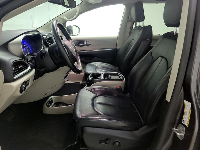 Photo of 2020 Gray Chrysler Pacifica