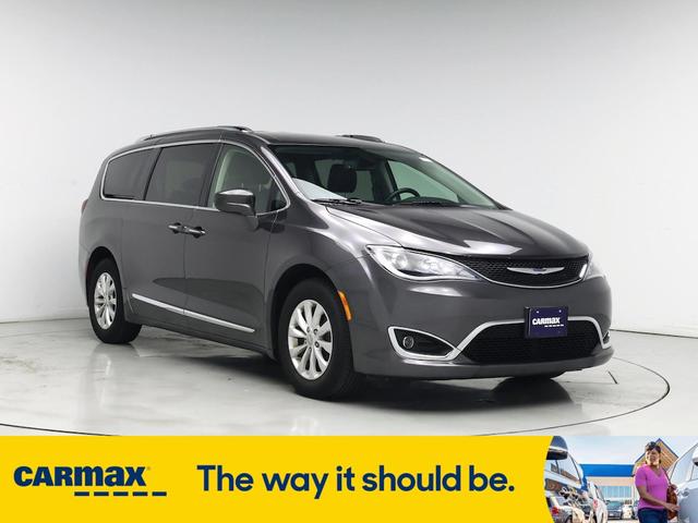 Photo of 2020 Gray Chrysler Pacifica