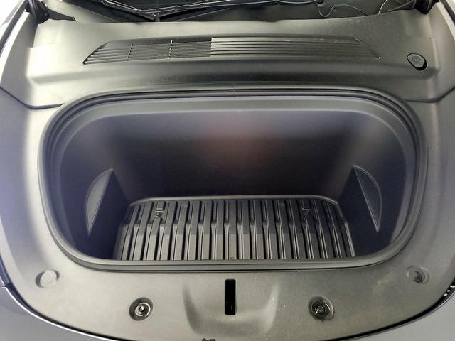 Photo of 2020 Gray Tesla Model Y