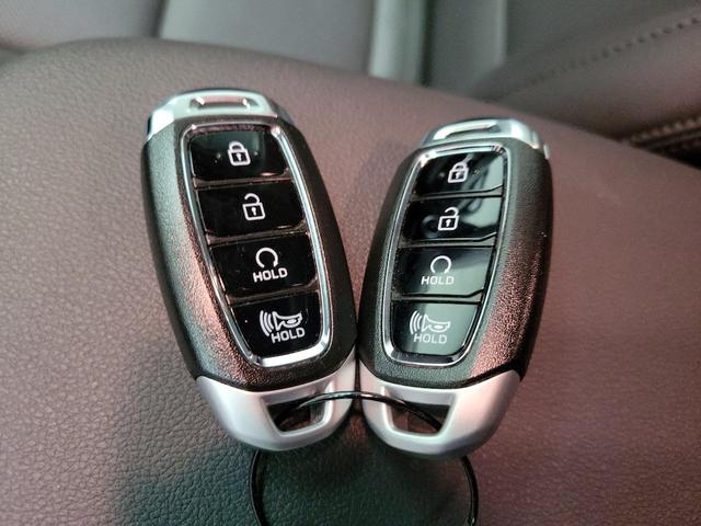 Photo of 2023 Gray Hyundai KONA