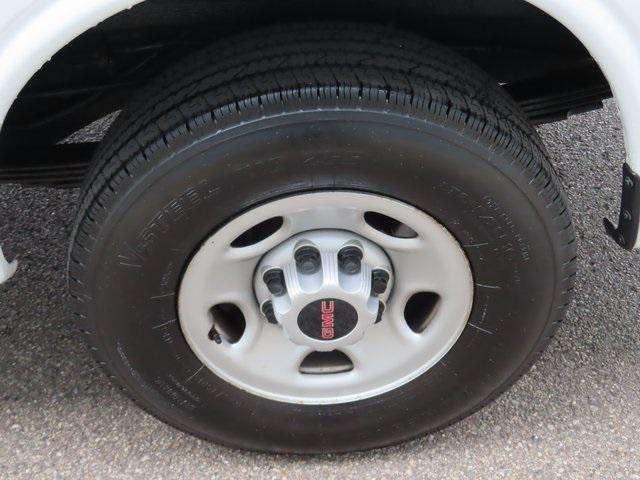 Photo of 2022 Summit White GMC Savana 2500