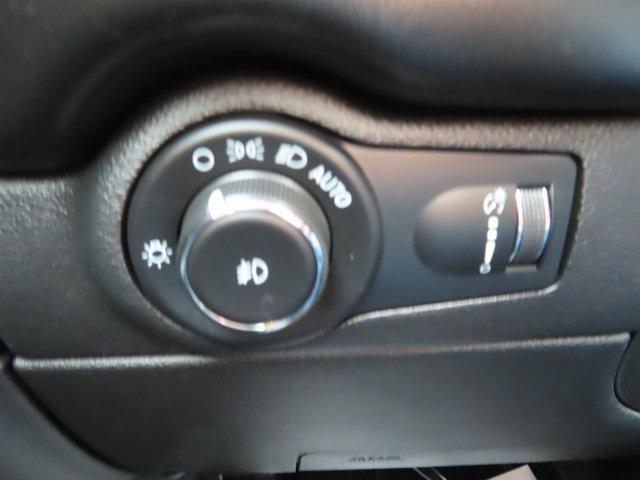 Photo of 2021 DB Black Crystal Clearcoat Dodge Durango