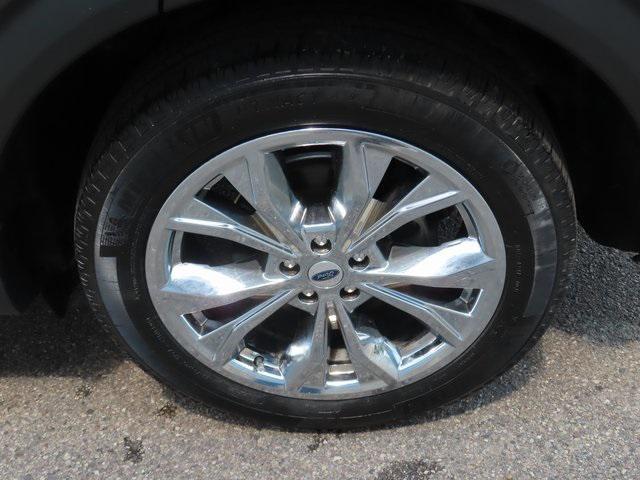 Photo of 2021 Blue Ford Explorer