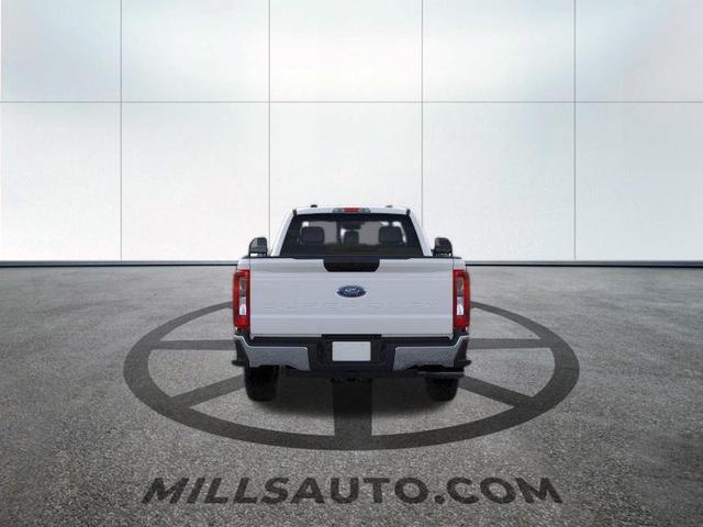 Photo of 2025 Oxford White Ford F-250