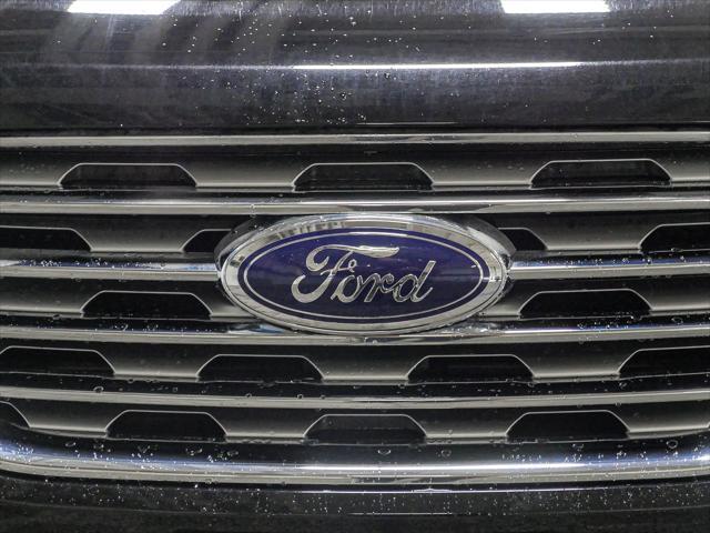 Photo of 2024 Black Metallic Ford Edge