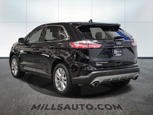 Photo of 2024 Black Metallic Ford Edge