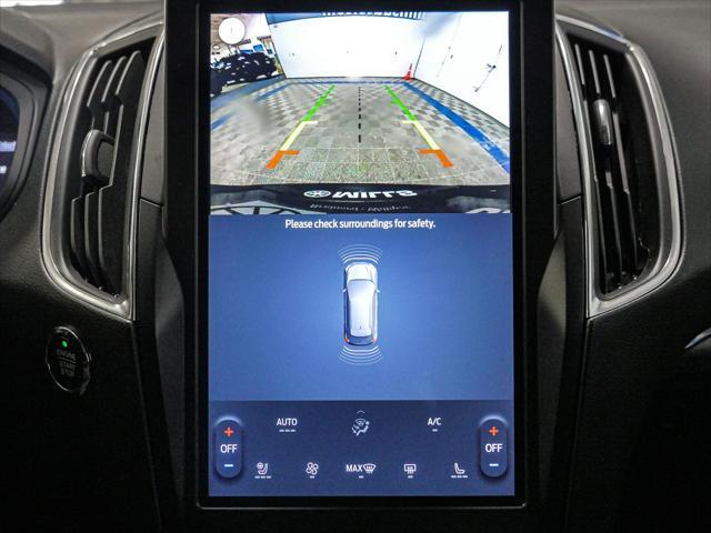 Photo of 2024 Black Metallic Ford Edge