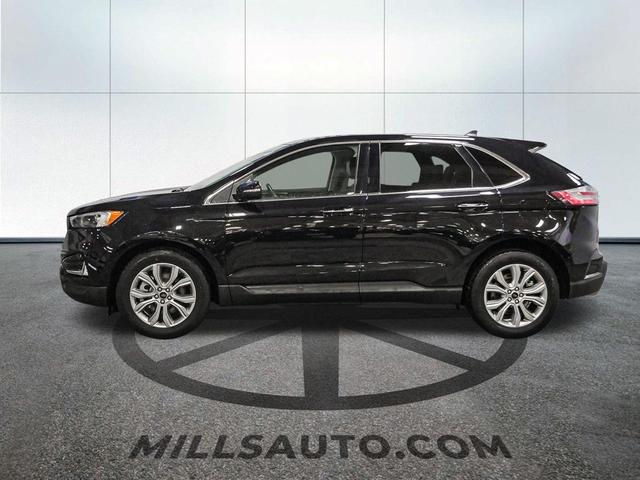 Photo of 2024 Black Metallic Ford Edge