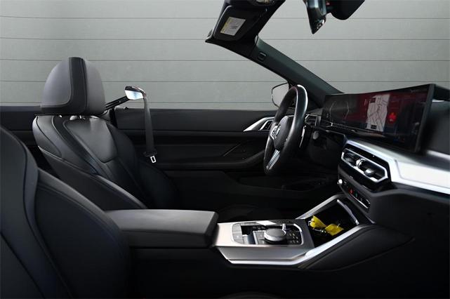 Photo of 2024 Black Sapphire Metallic BMW M440