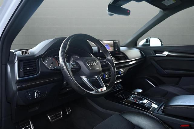 Photo of 2022 Glacier White Metallic Audi SQ5