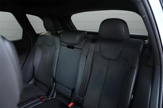 Photo of 2022 Glacier White Metallic Audi SQ5