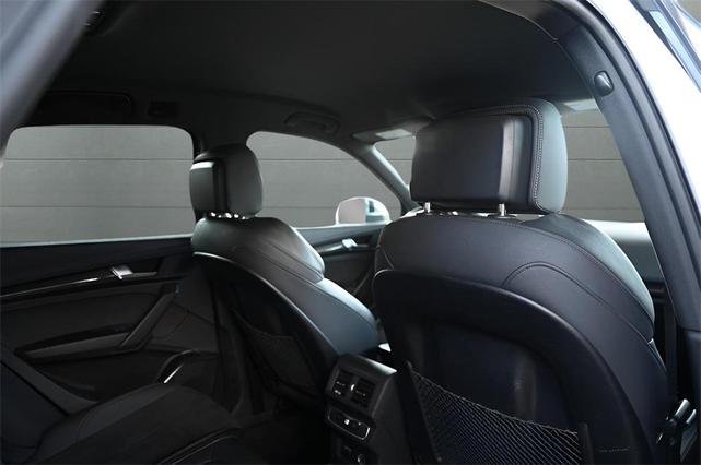 Photo of 2022 Glacier White Metallic Audi SQ5