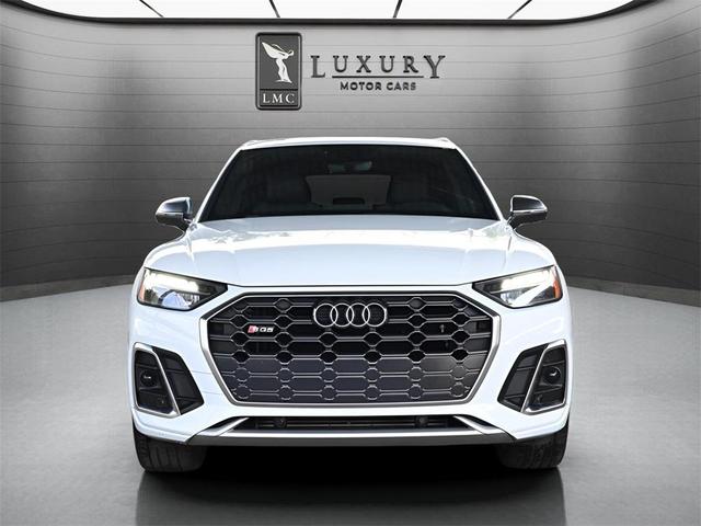 Photo of 2022 Glacier White Metallic Audi SQ5