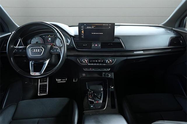 Photo of 2022 Glacier White Metallic Audi SQ5