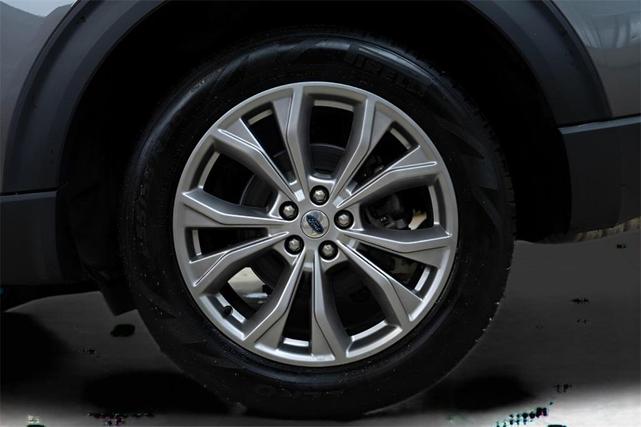 Photo of 2023 Carbonized Gray Metallic Ford Explorer