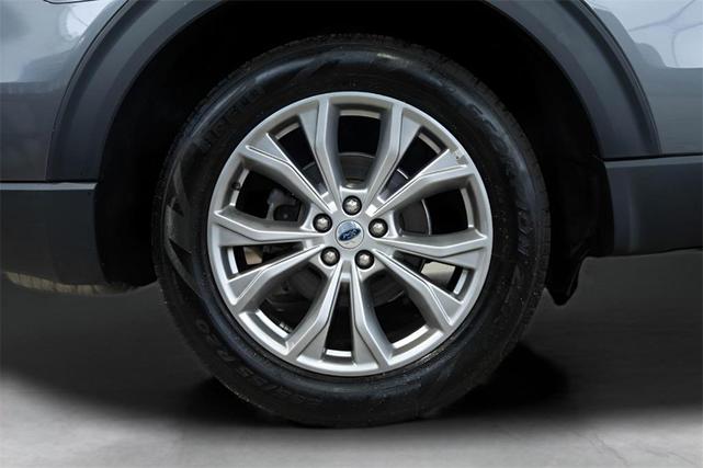 Photo of 2023 Carbonized Gray Metallic Ford Explorer