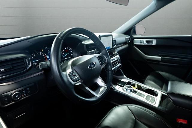 Photo of 2023 Carbonized Gray Metallic Ford Explorer