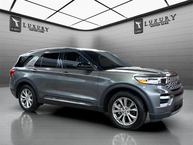 Photo of 2023 Carbonized Gray Metallic Ford Explorer