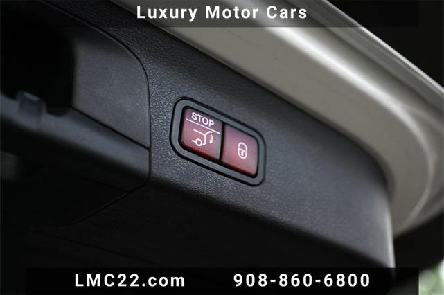 Photo of 2021 Polar White Mercedes-Benz GLS 450