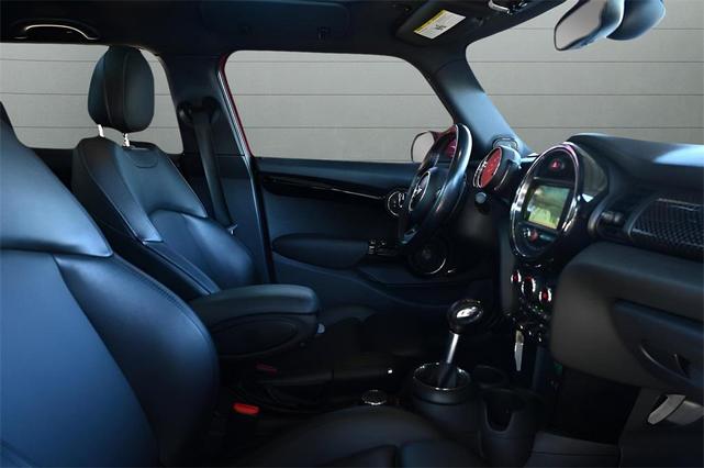 Photo of 2018 Chili Red MINI Hardtop