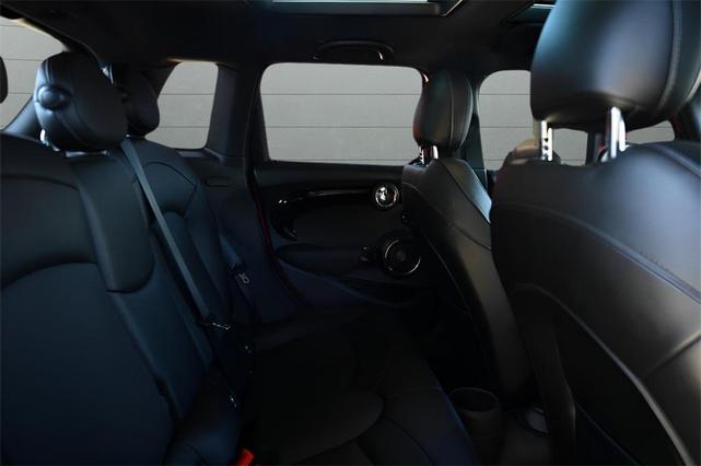 Photo of 2018 Chili Red MINI Hardtop
