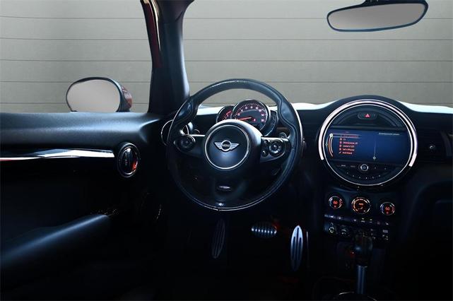 Photo of 2018 Chili Red MINI Hardtop