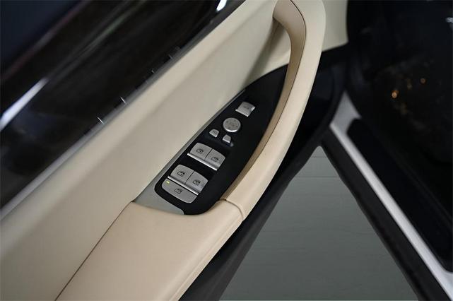 Photo of 2022 Alpine White BMW X4