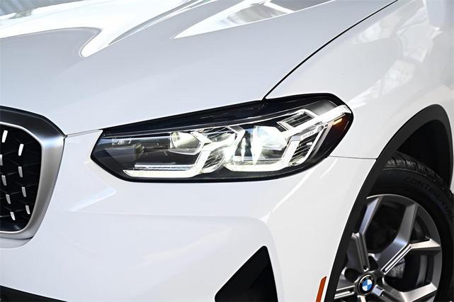 Photo of 2022 Alpine White BMW X4
