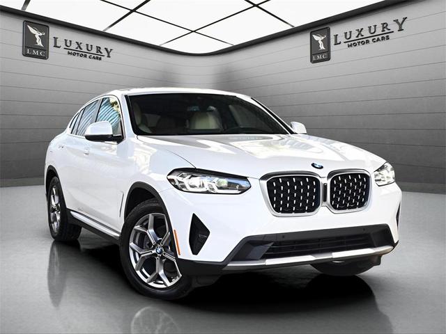 Photo of 2022 Alpine White BMW X4