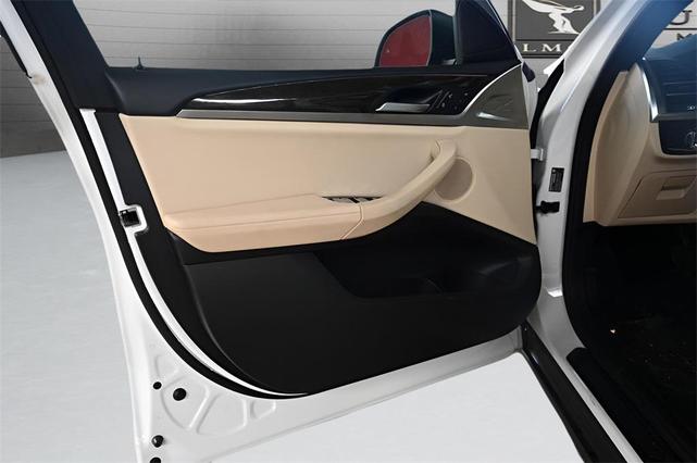Photo of 2022 Alpine White BMW X4