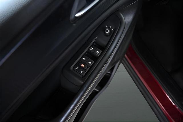 Photo of 2023 Velvet Red Pearlcoat Jeep Grand Cherokee L