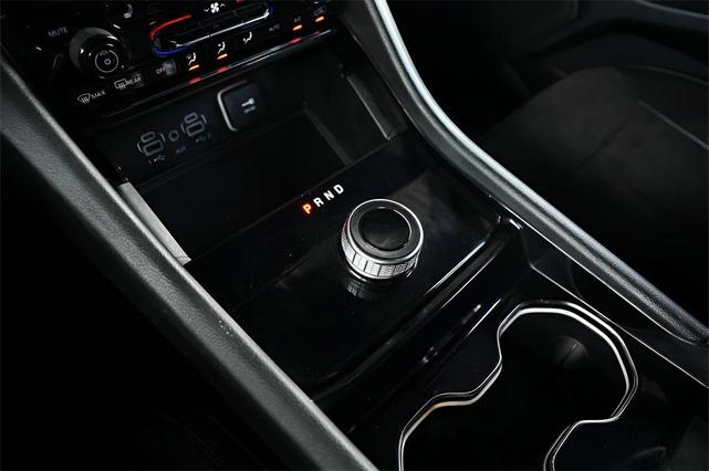 Photo of 2023 Velvet Red Pearlcoat Jeep Grand Cherokee L