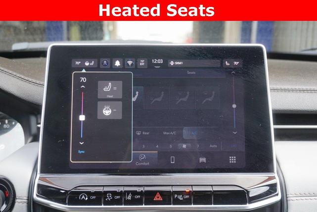 Photo of 2024 Diamond Black Crystal Pearlcoat Jeep Compass