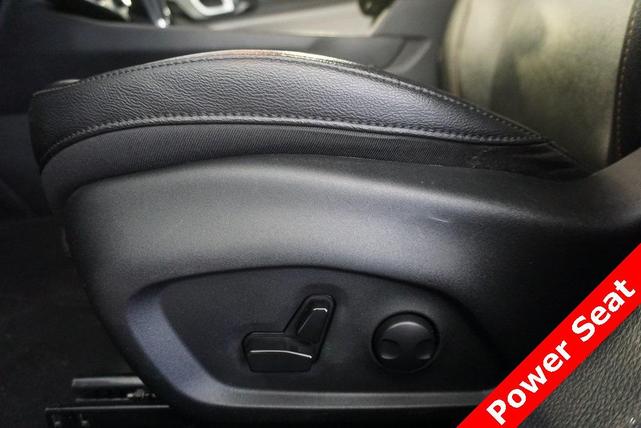 Photo of 2024 Diamond Black Crystal Pearlcoat Jeep Compass