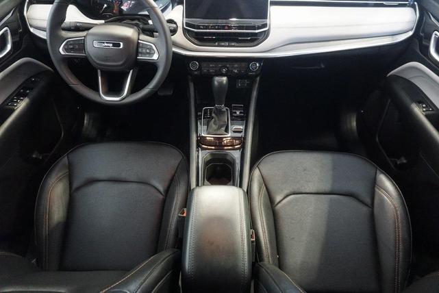 Photo of 2024 Diamond Black Crystal Pearlcoat Jeep Compass
