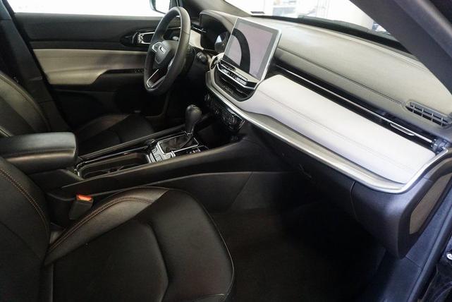 Photo of 2024 Diamond Black Crystal Pearlcoat Jeep Compass