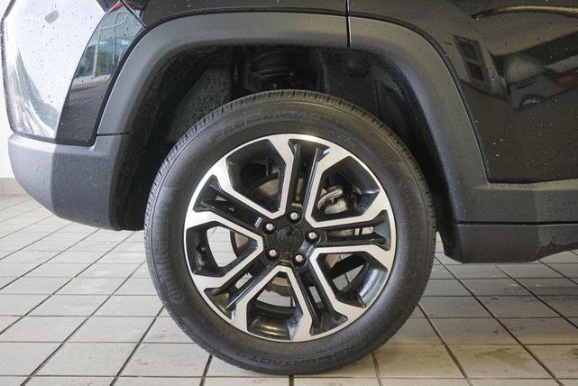 Photo of 2024 Diamond Black Crystal Pearlcoat Jeep Compass