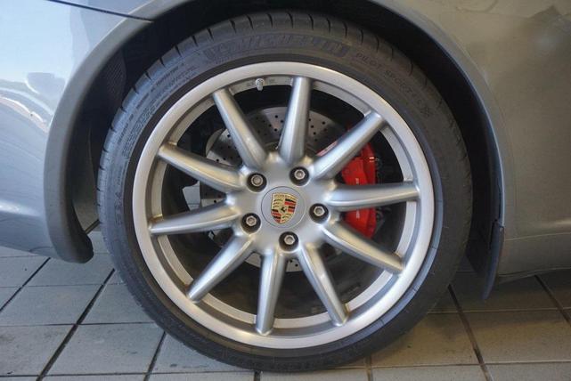 Photo of 2008 Atlas Gray Metallic Porsche 911