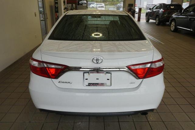 Photo of 2017 Super White Toyota Camry