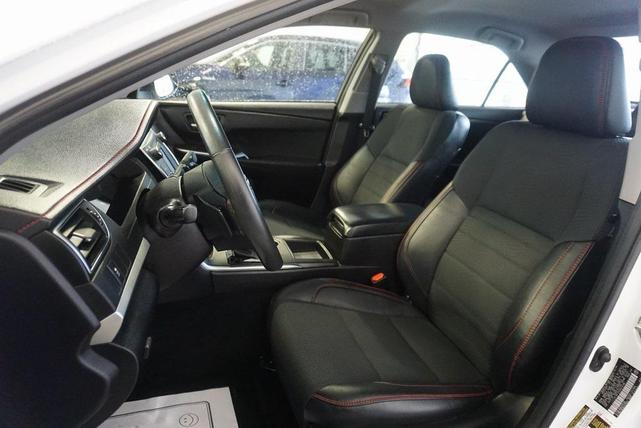 Photo of 2017 Super White Toyota Camry