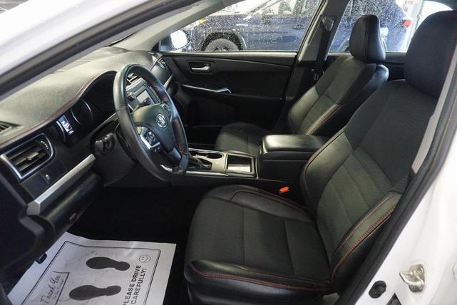 Photo of 2017 Super White Toyota Camry